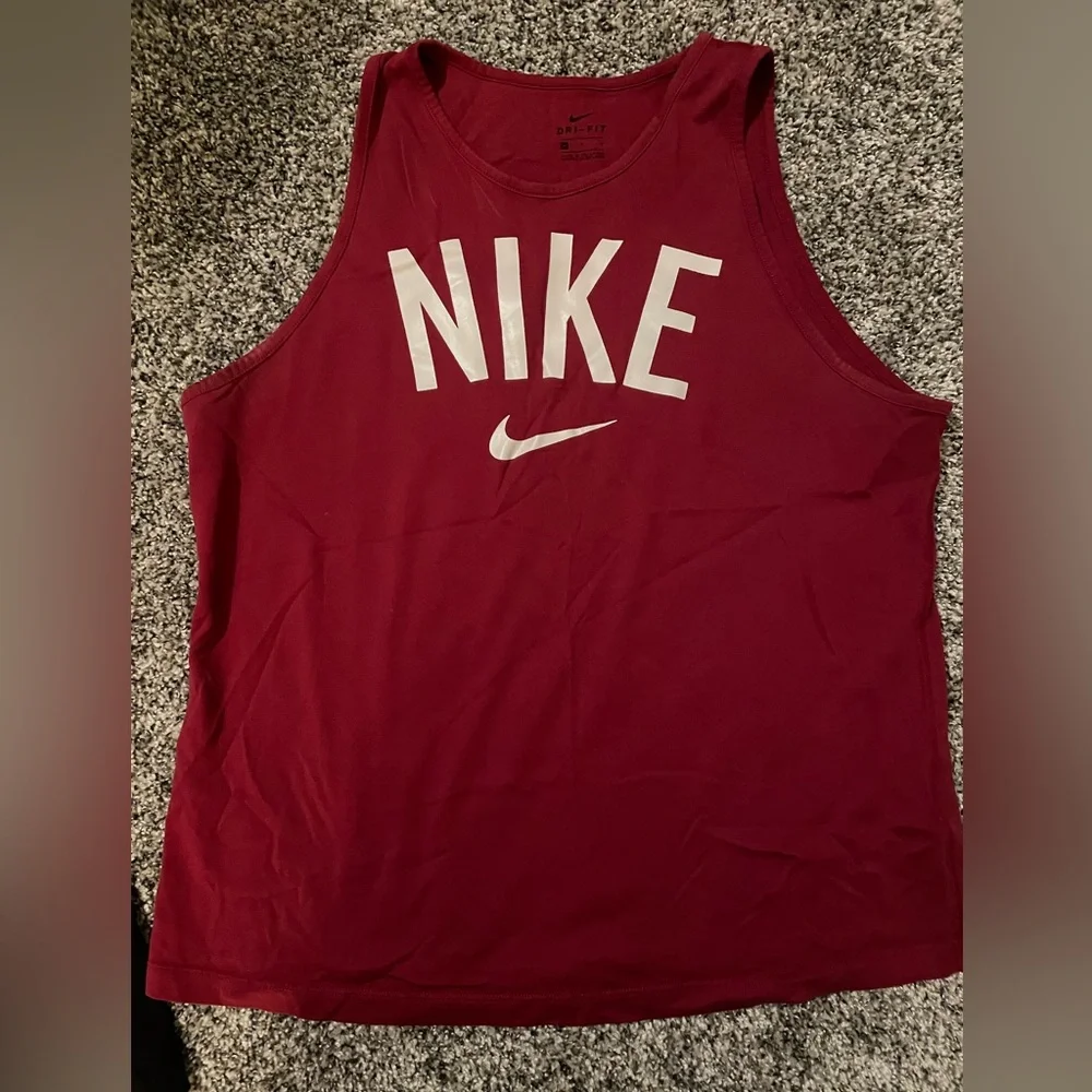 Women’s Nike Workout Tank Tops LOT - Picture 10 of 12
